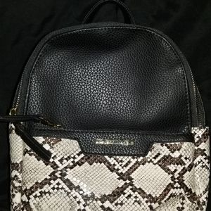 New Backpack w/free gloves